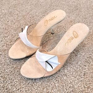 Rare 70s Vintage Onex Tulip Clear Acrylic Heels